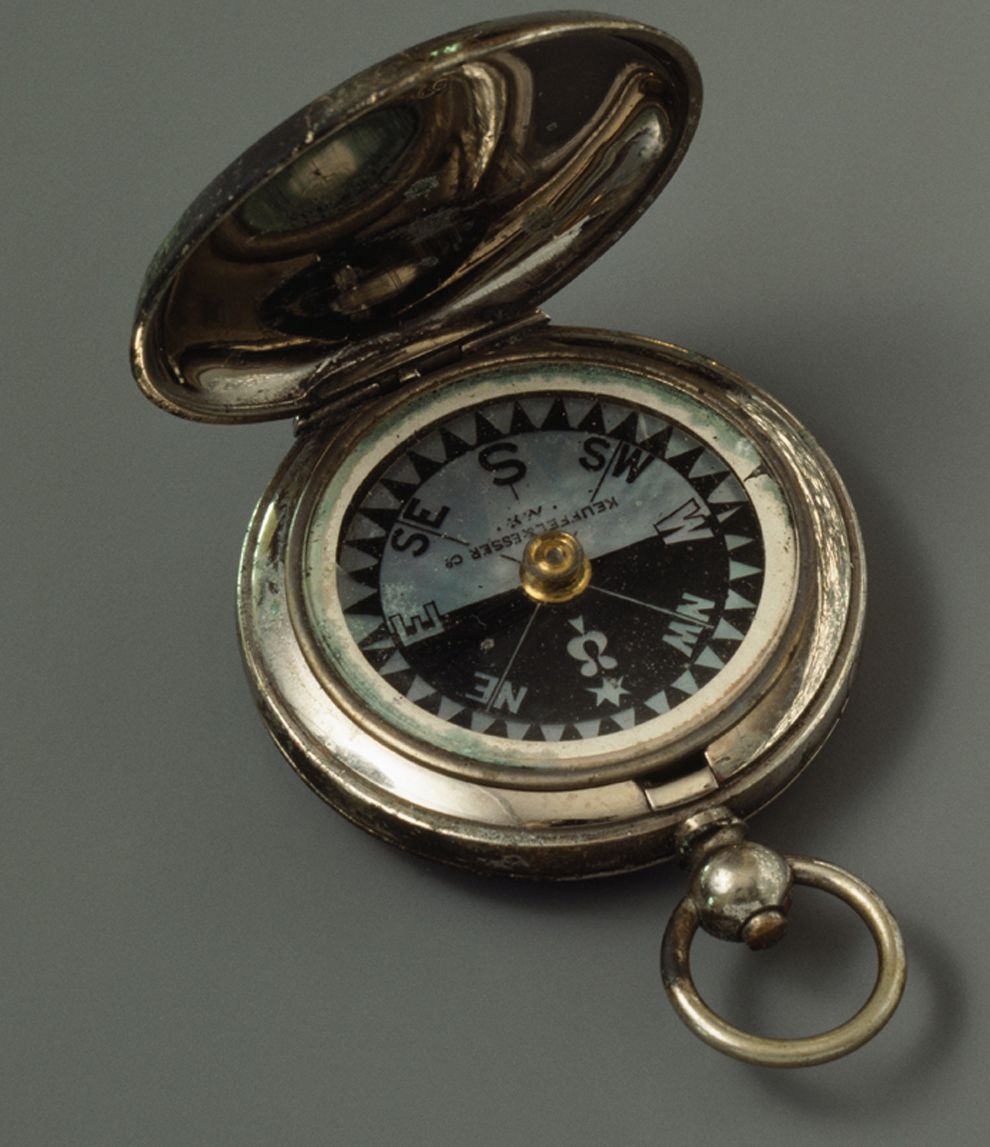 magnetic compass and its uses