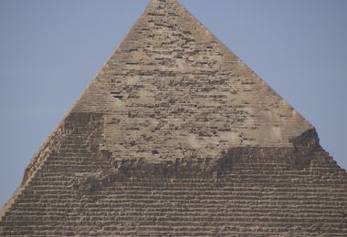 ziggurat vs pyramid