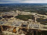 Picture of a natural gas plant. 