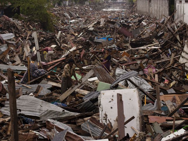 Deadly Tsunami Hits Indonesia National Geographic Society