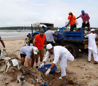 <p>Students learn different solutions to clean plastic waste in other places to conduct a policymaker analysis. Sometimes this involves cleaning garbage from a beach, like here in Mumbai, India.</p>