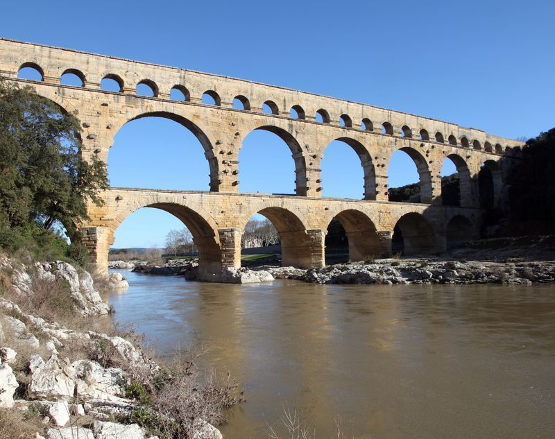 longest roman aqueduct