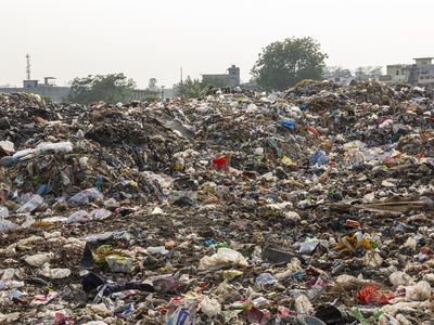 how to solve the problem of plastic <p>Plastic is a worldwide problem. Much of it fills this 10-hectare landfill in Rishikesh, India.</p>