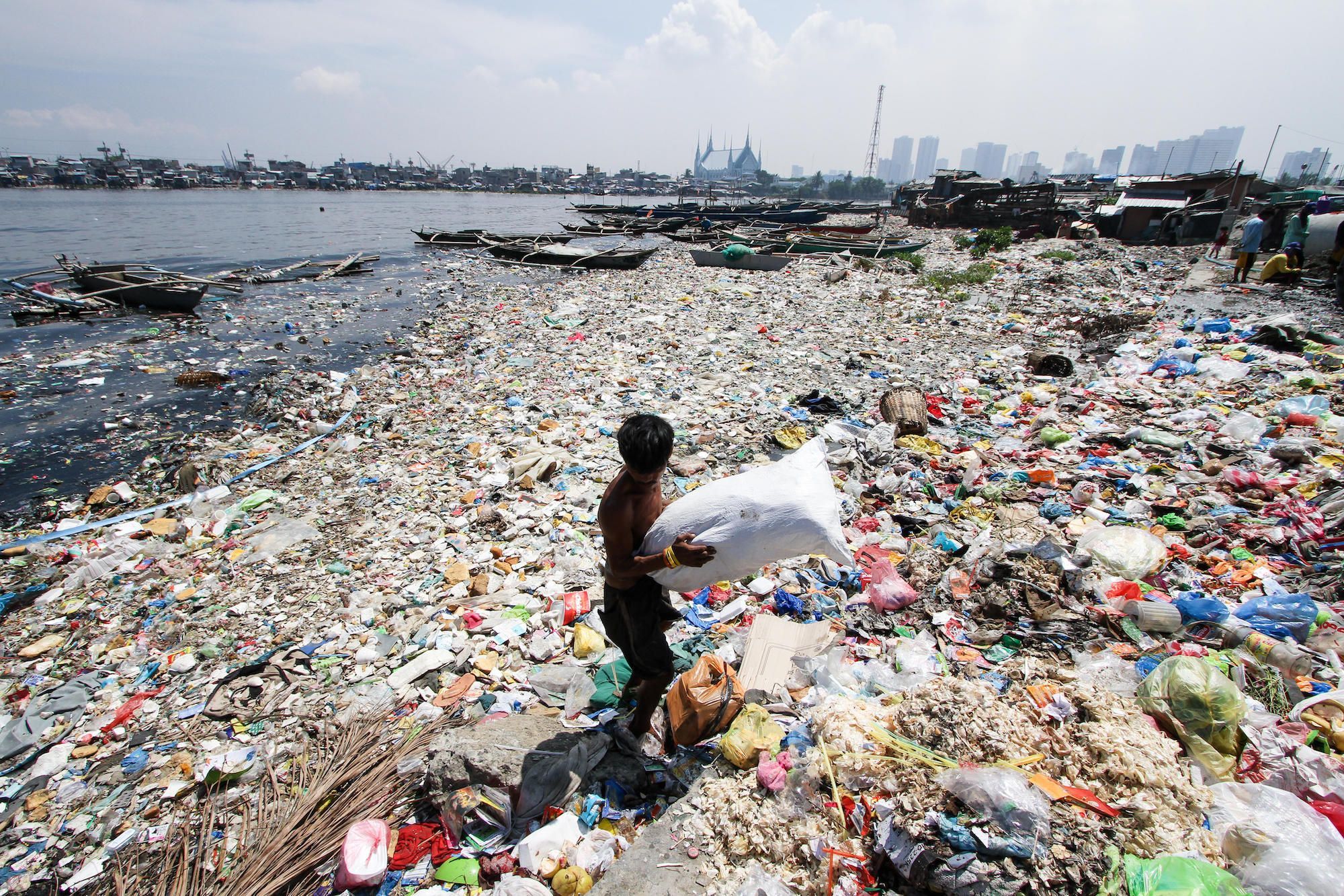 Kenia Ziel Mitglied tons of plastic in the ocean schlechter machen